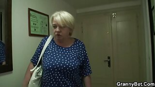 Гарячий трах порно відео з мамою у ванній - 2022-03-26 16:00:44